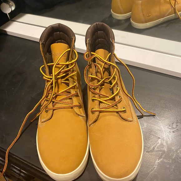 Women’s Timberlands - Picture 2 of 3